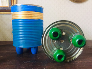 Tin cans planters craft.